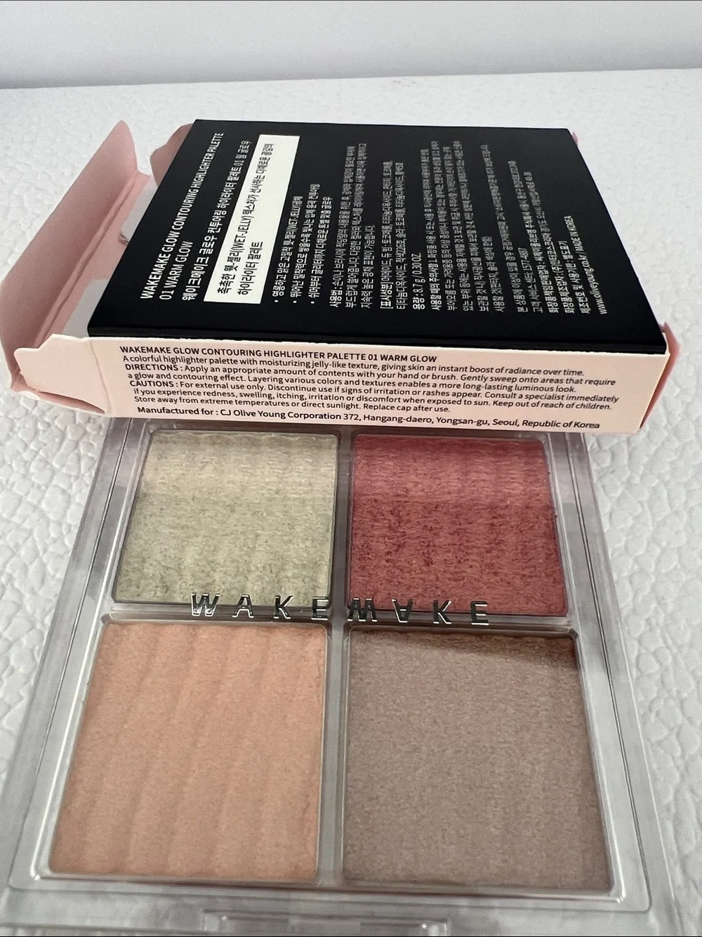 Wakemake Glow Contouring Highlighter palette in 01 Warm Glow